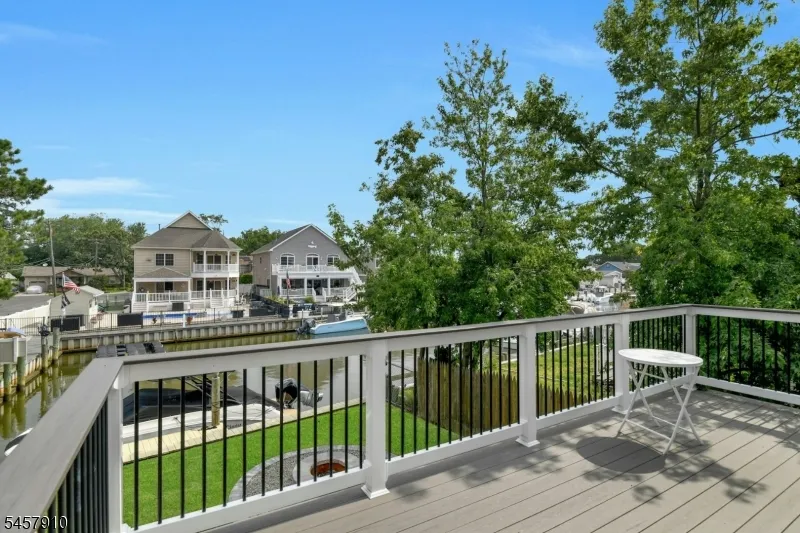 15 Starboard Ct Brick, NJ 08723
