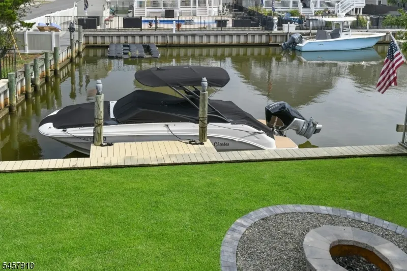 15 Starboard Ct Brick, NJ 08723