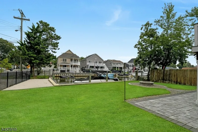15 Starboard Ct Brick, NJ 08723