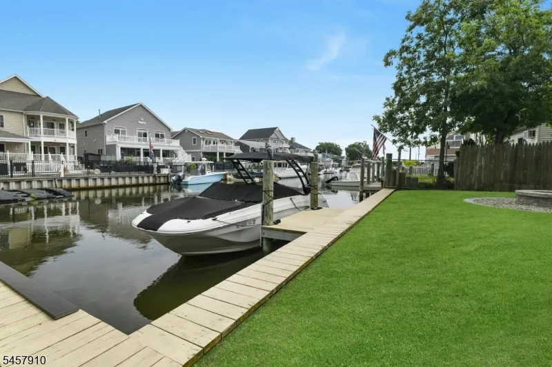 15 Starboard Ct Brick, NJ 08723