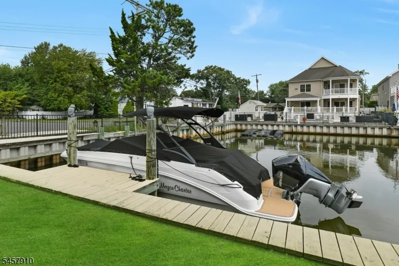 15 Starboard Ct Brick, NJ 08723