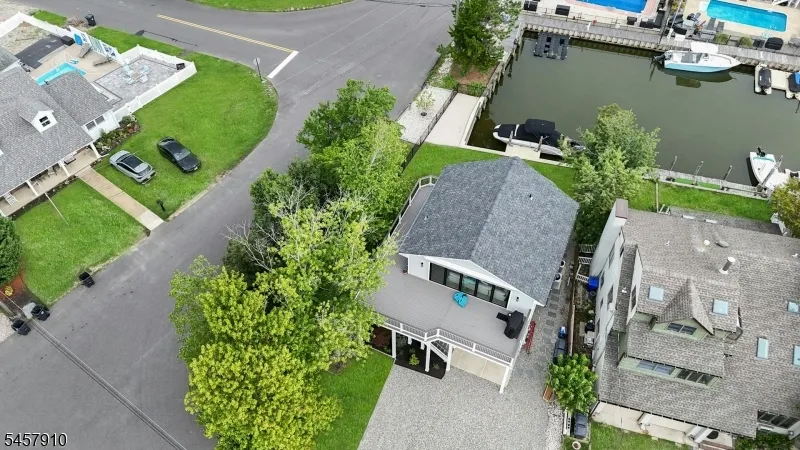 15 Starboard Ct Brick, NJ 08723