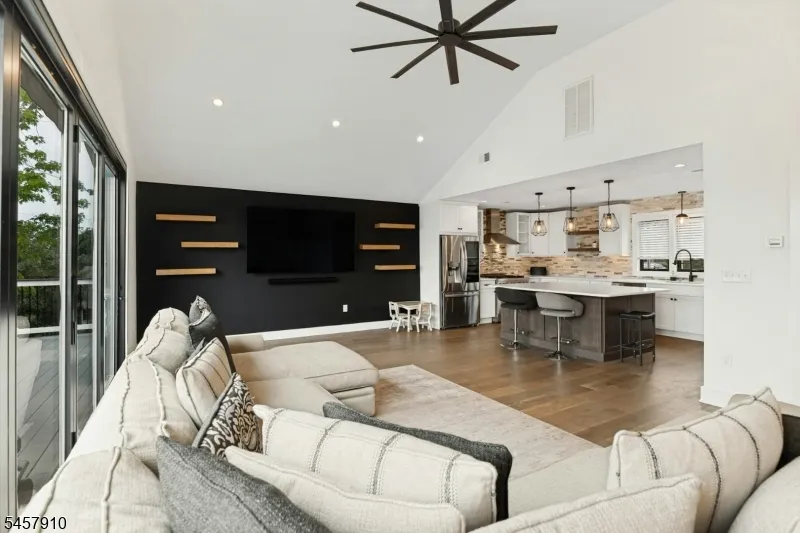 15 Starboard Ct Brick, NJ 08723