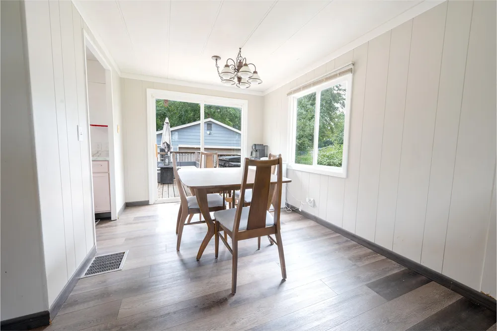 498 Maple Street Fennville, MI 49408