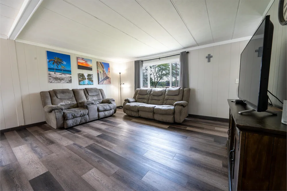 498 Maple Street Fennville, MI 49408