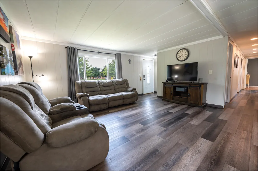 498 Maple Street Fennville, MI 49408