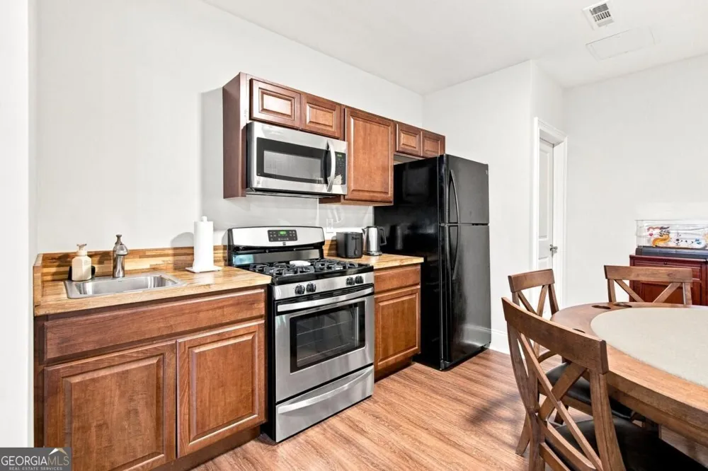 11715 Stratham DR Alpharetta, GA 30009
