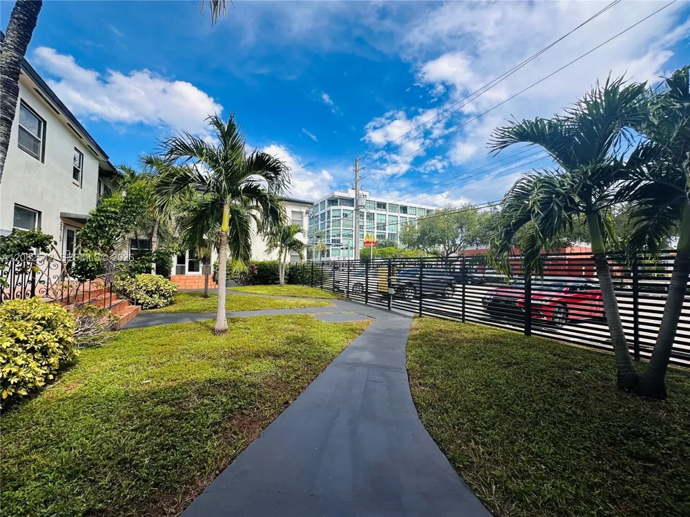 573 NE 82nd St #6 Miami, FL 33138