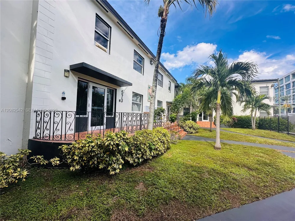 573 NE 82nd St #6 Miami, FL 33138