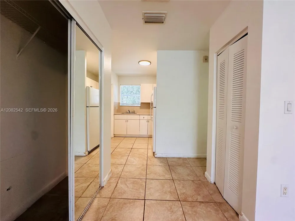 573 NE 82nd St #6 Miami, FL 33138