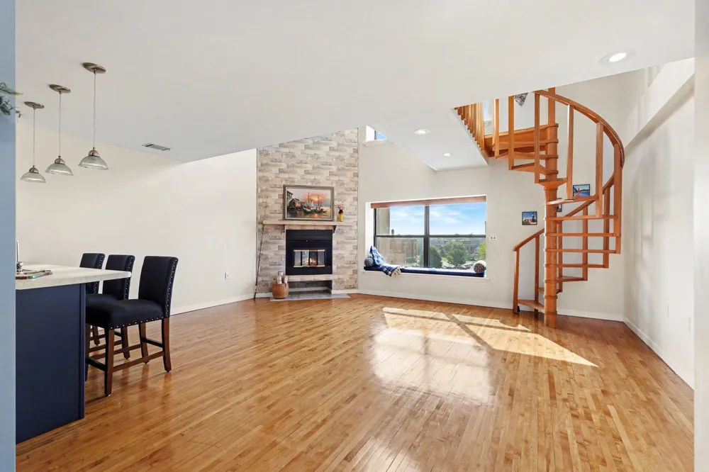 297 W Clay Avenue #404 Muskegon, MI 49440