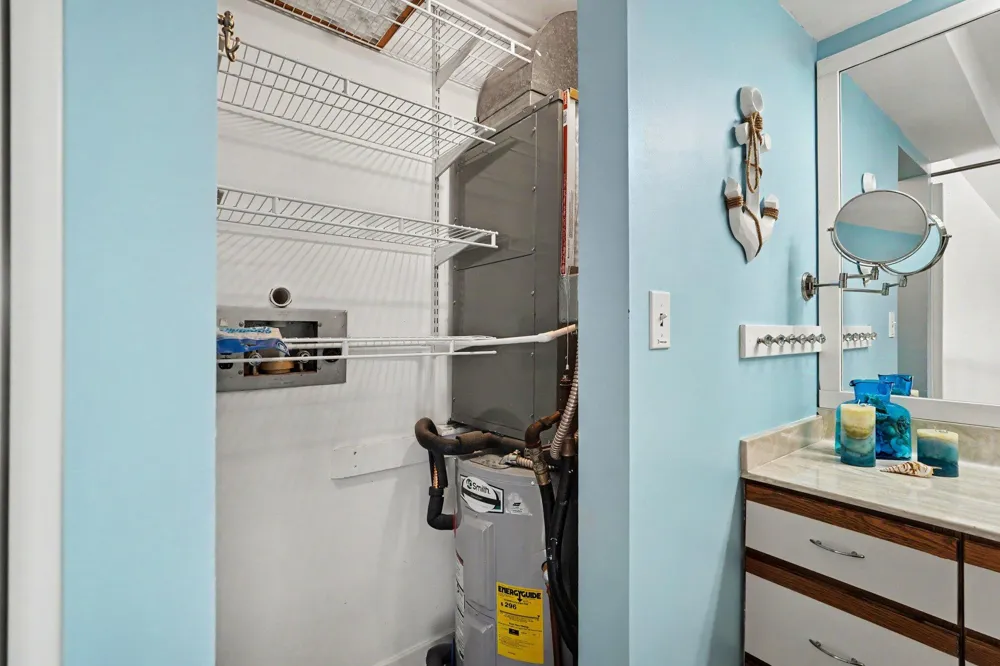 297 W Clay Avenue #404 Muskegon, MI 49440