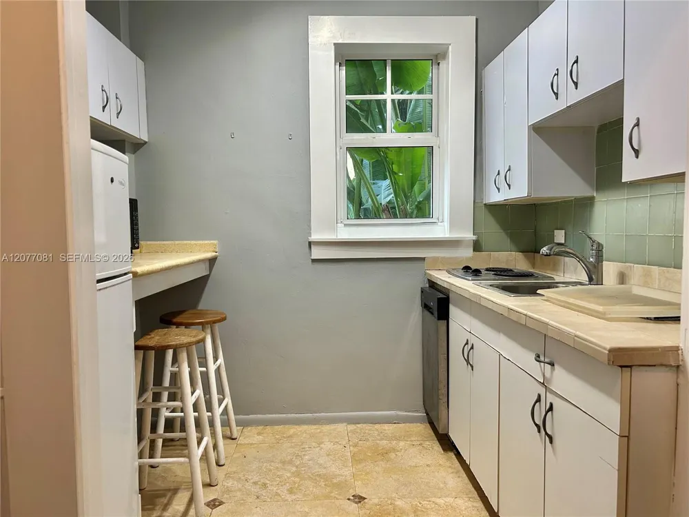 536 14th St #107 Miami Beach, FL 33139