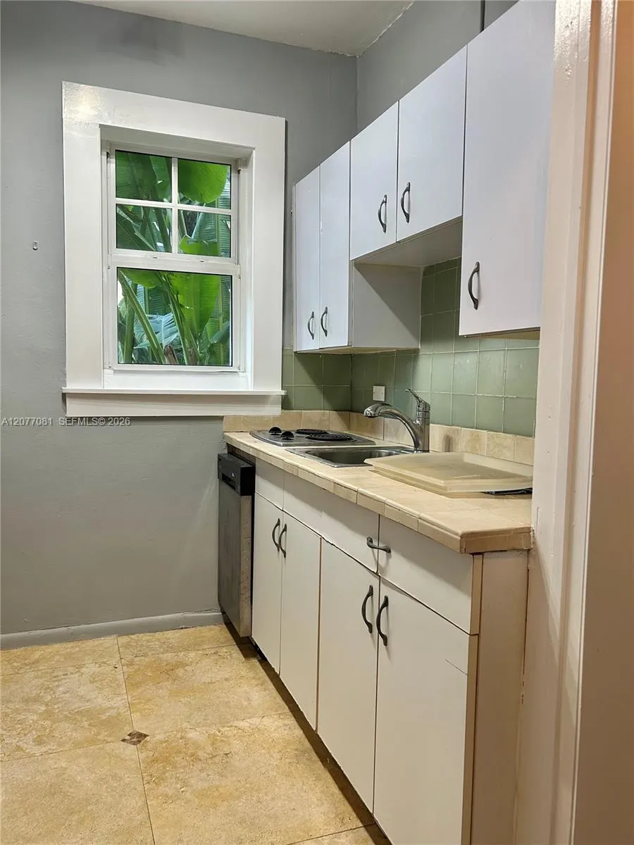 536 14th St #107 Miami Beach, FL 33139