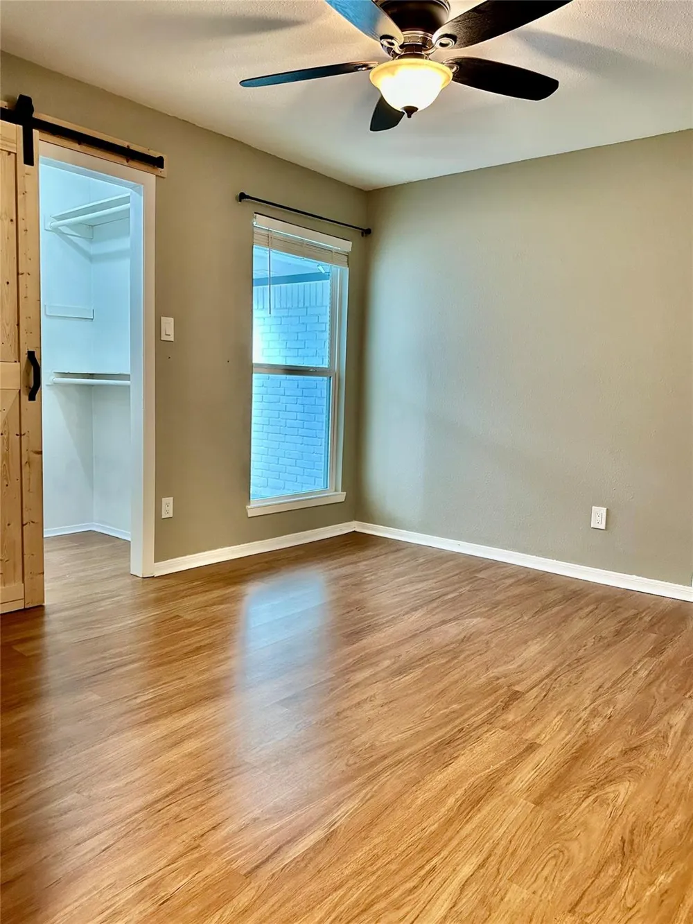 2414 Manila Lane Houston, TX 77043