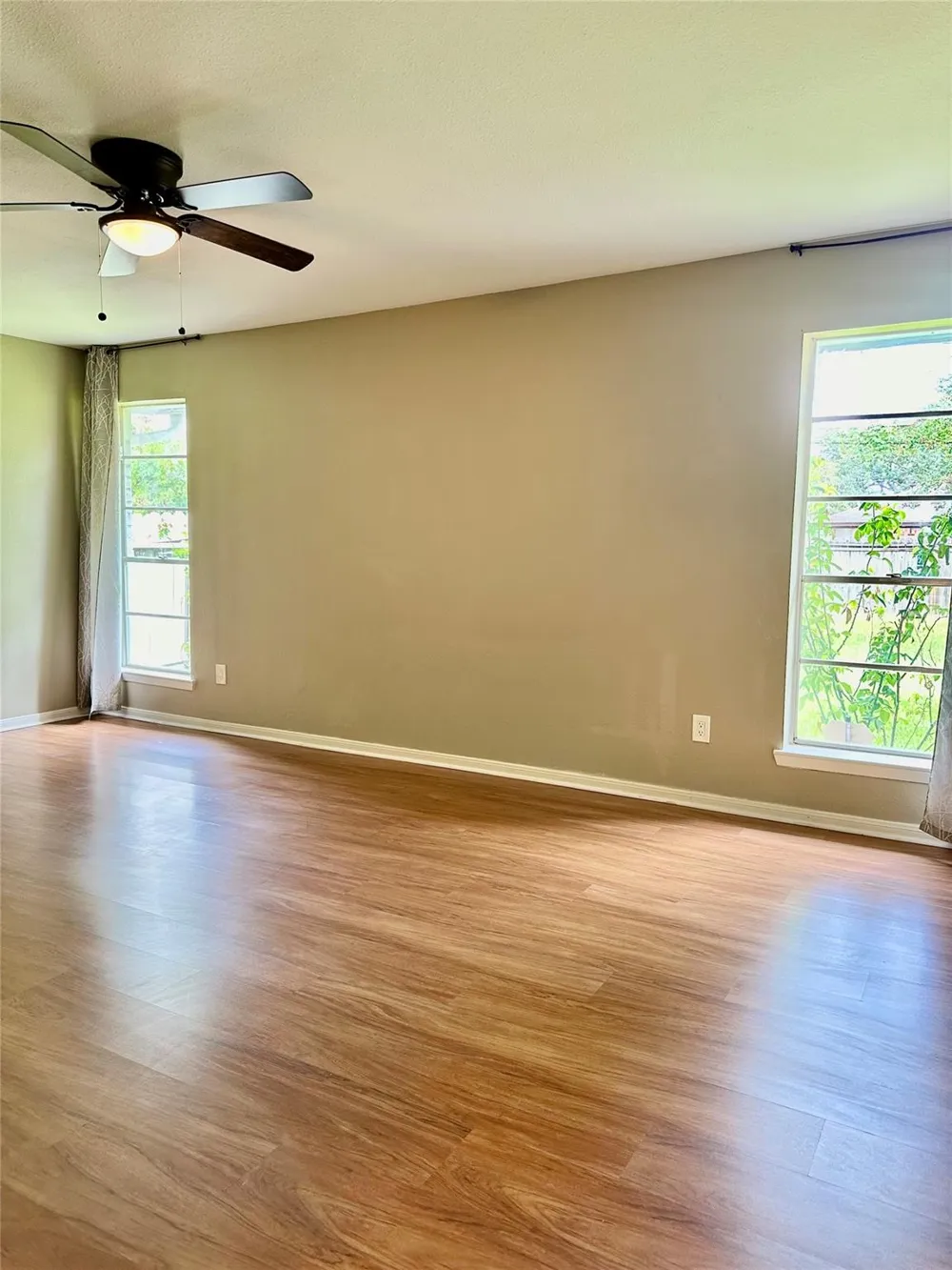2414 Manila Lane Houston, TX 77043