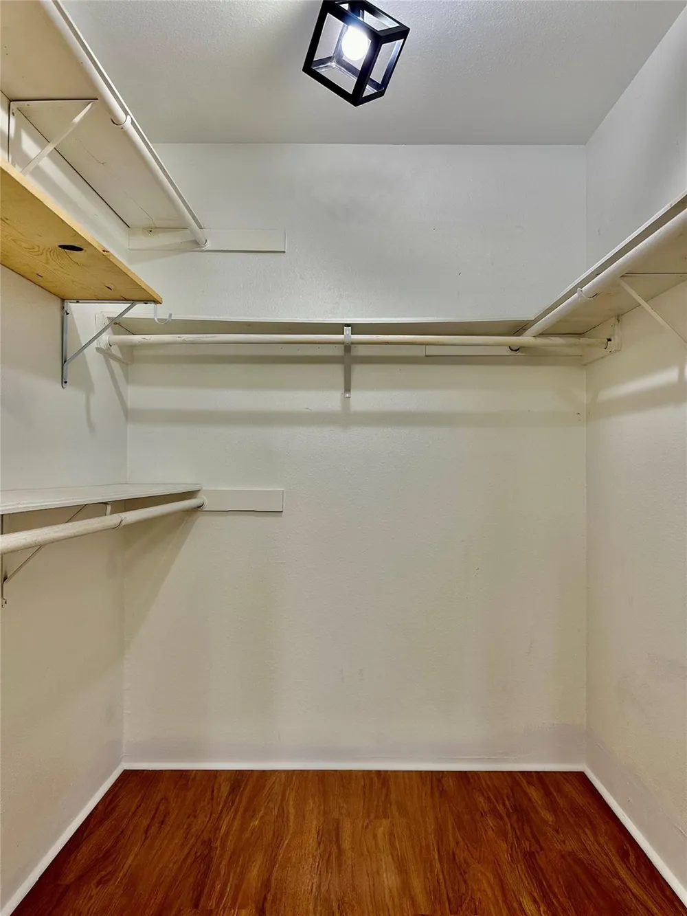 2414 Manila Lane Houston, TX 77043