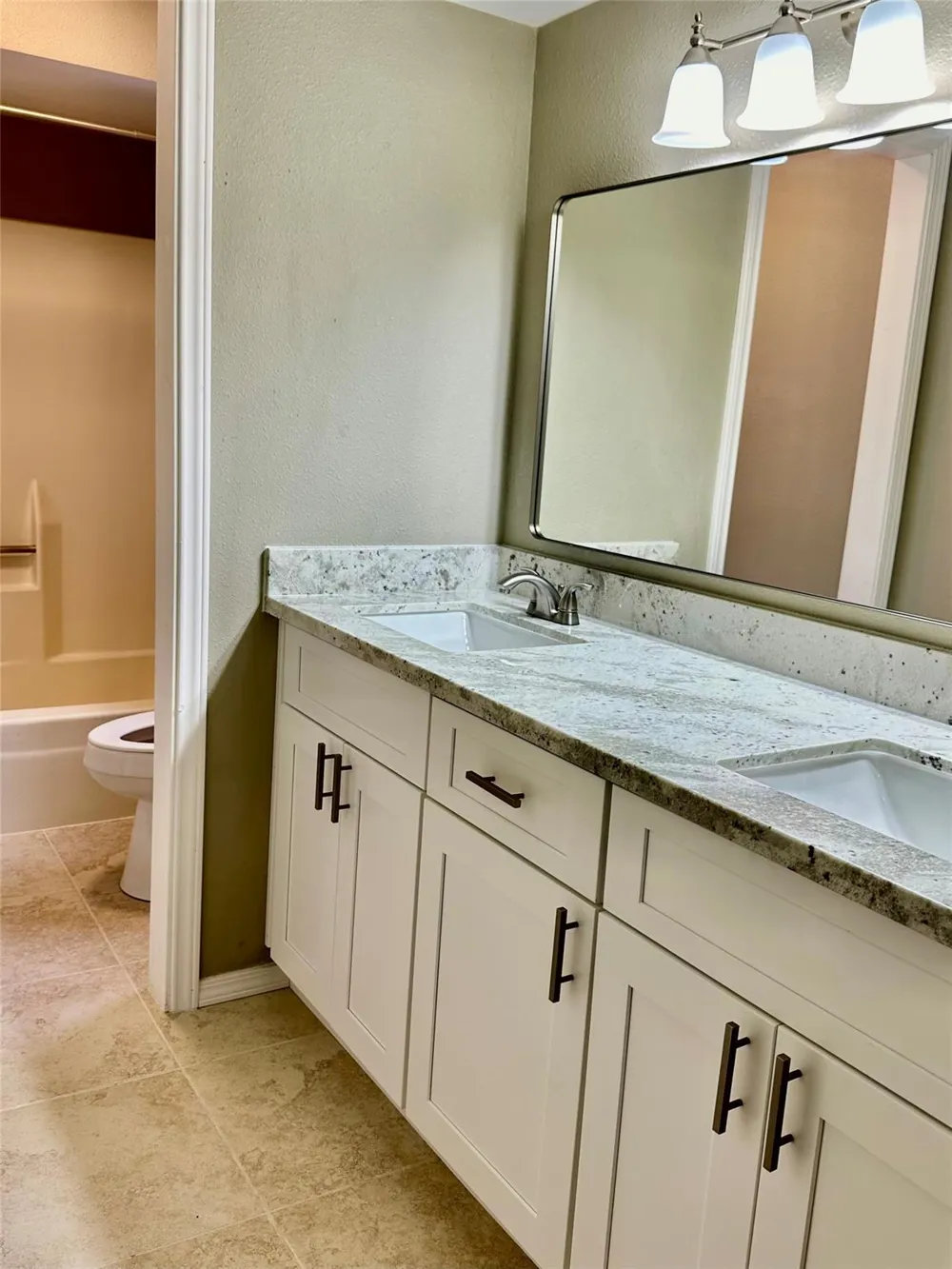 2414 Manila Lane Houston, TX 77043