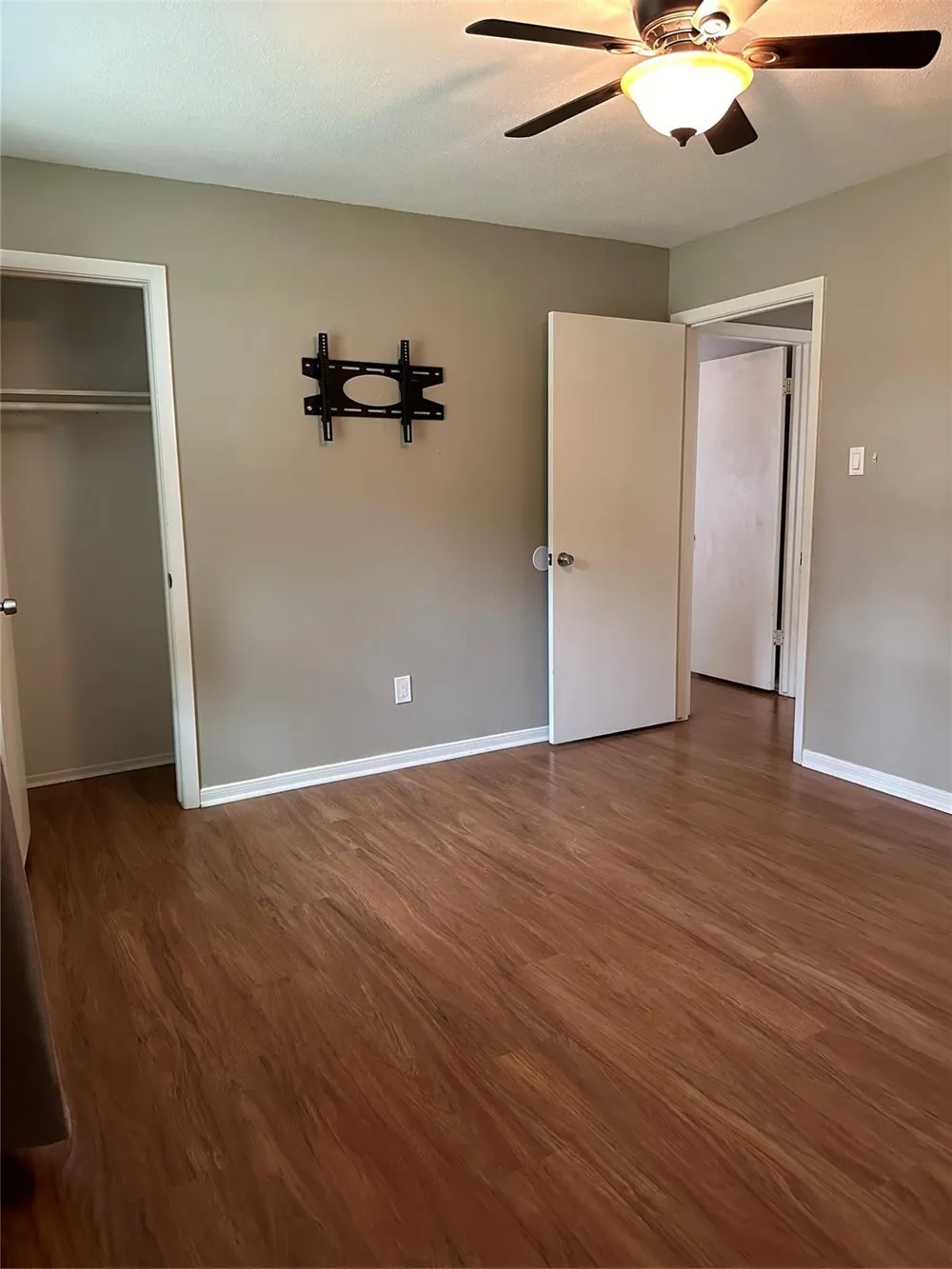 2414 Manila Lane Houston, TX 77043