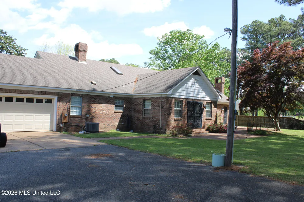 220 Flushing Cove Hernando, MS 38632