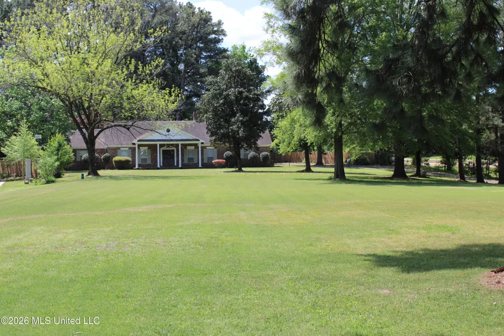 220 Flushing Cove Hernando, MS 38632
