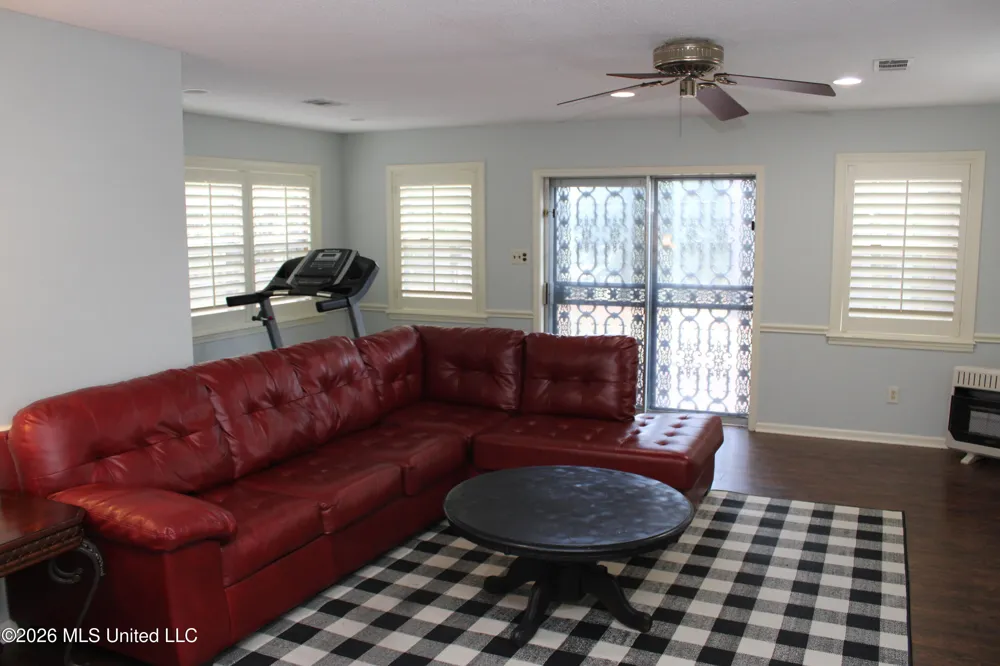 220 Flushing Cove Hernando, MS 38632