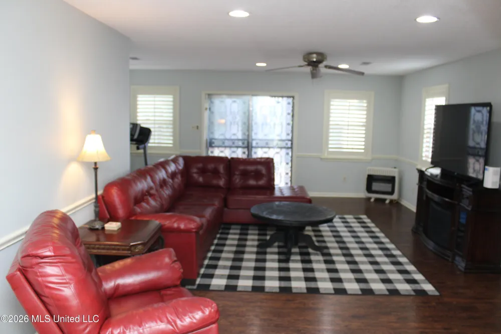 220 Flushing Cove Hernando, MS 38632