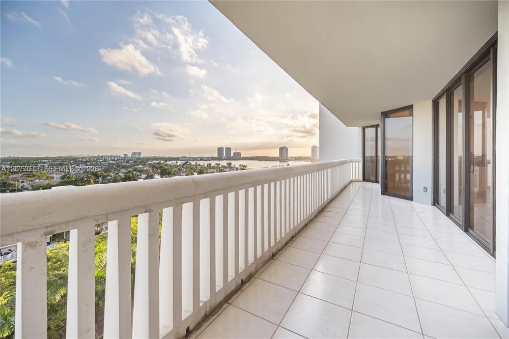 2000 Island Blvd #908 Aventura, FL 33160