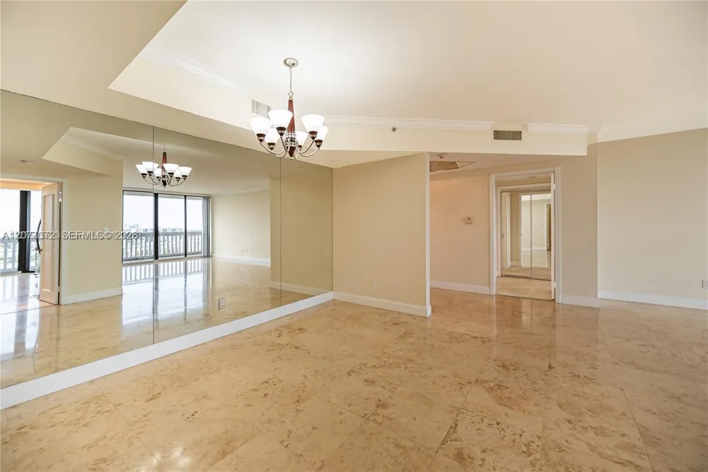 2000 Island Blvd #908 Aventura, FL 33160