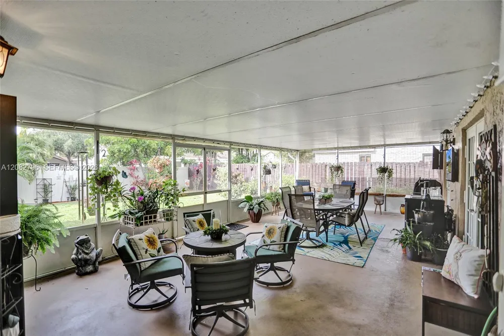 11525 SW 54th St Cooper City, FL 33330