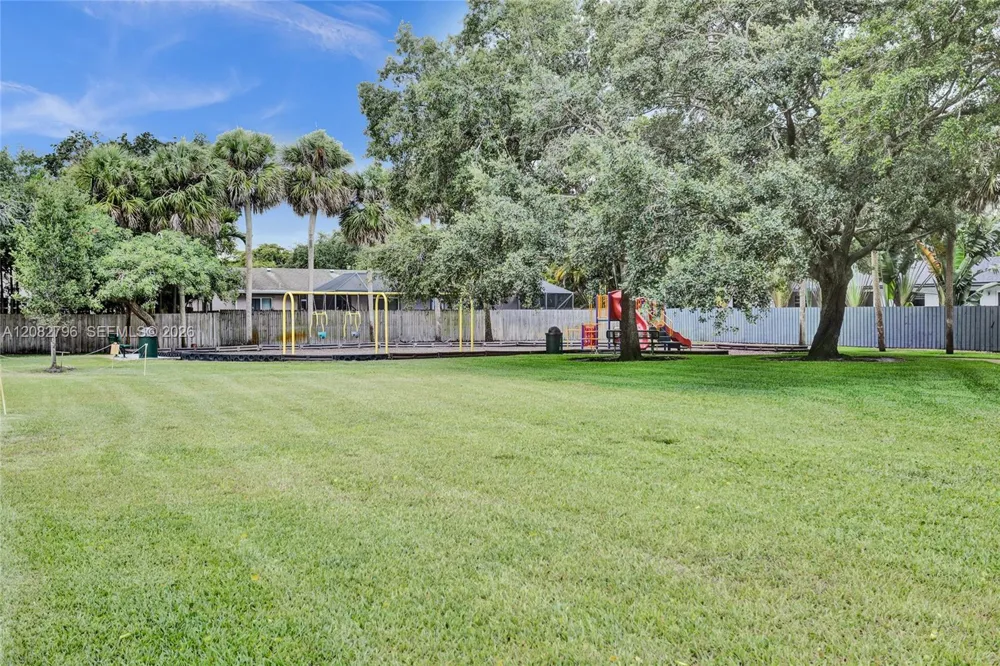 11525 SW 54th St Cooper City, FL 33330