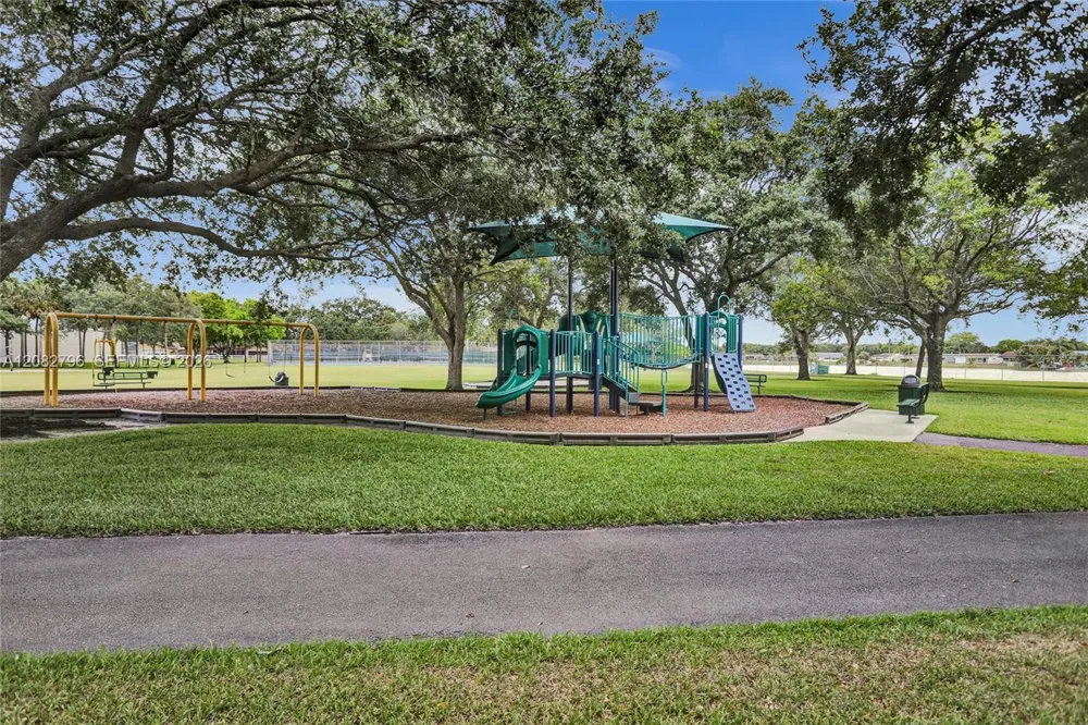 11525 SW 54th St Cooper City, FL 33330