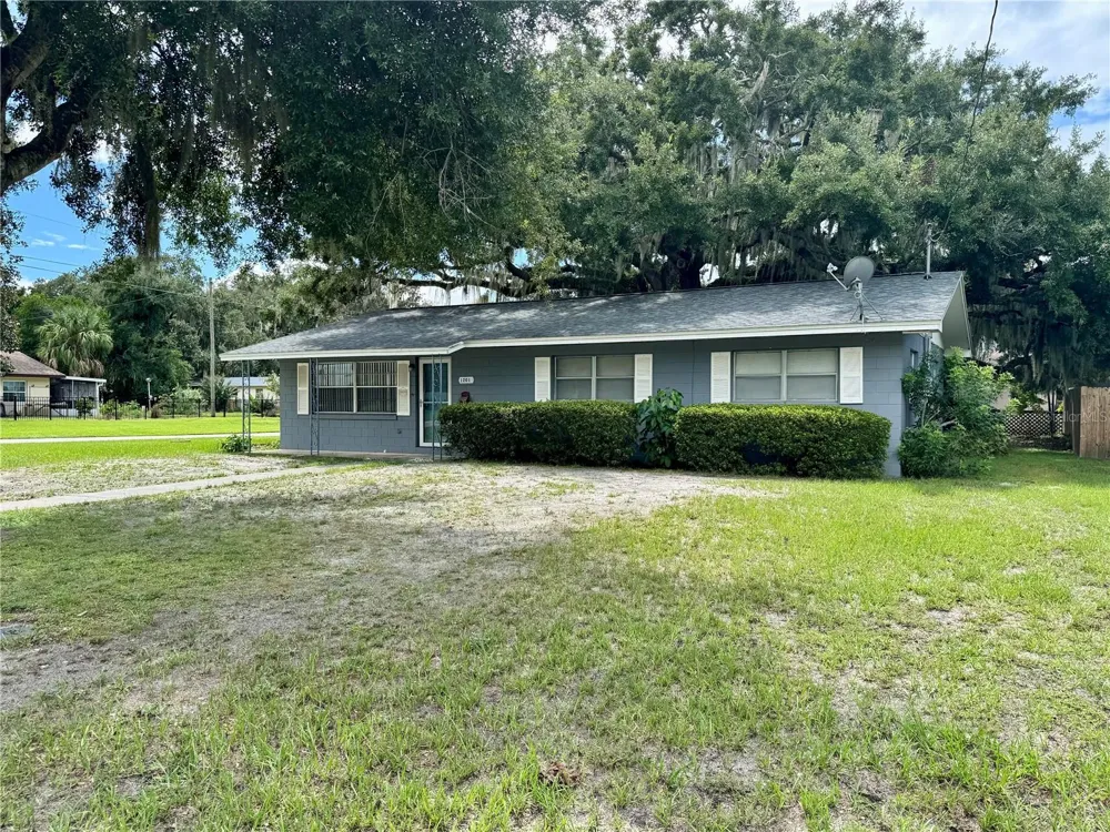 1201 ORANGE AVENUE Tavares, FL 32778