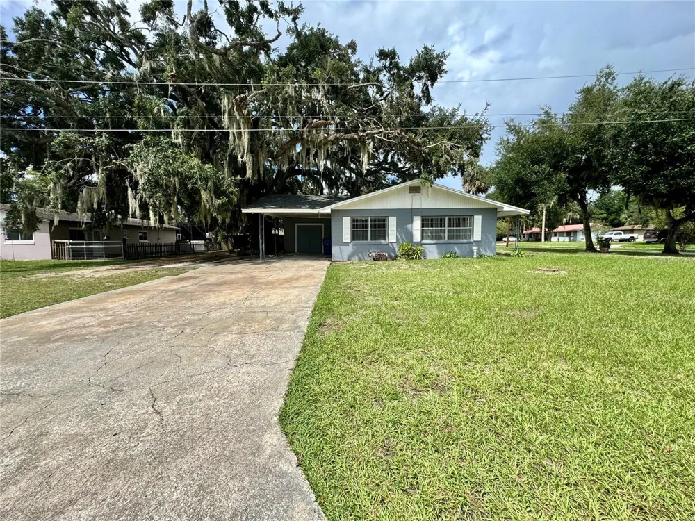 1201 ORANGE AVENUE Tavares, FL 32778
