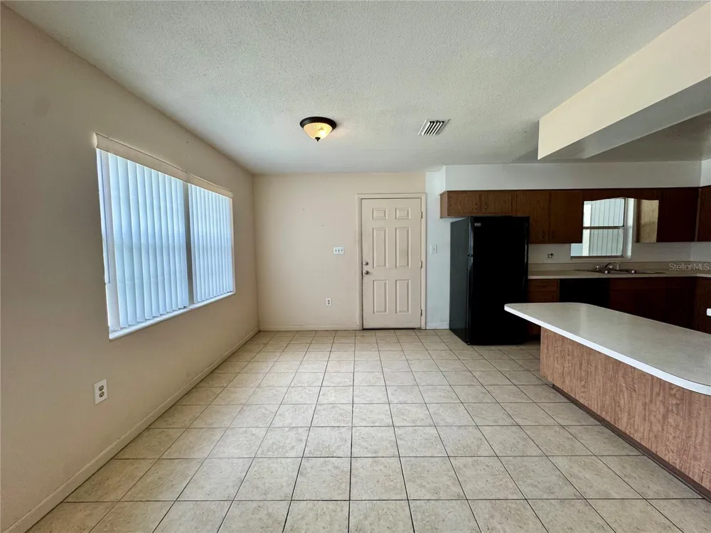 1201 ORANGE AVENUE Tavares, FL 32778