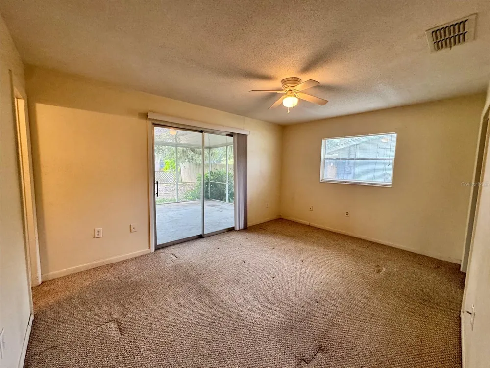 1201 ORANGE AVENUE Tavares, FL 32778