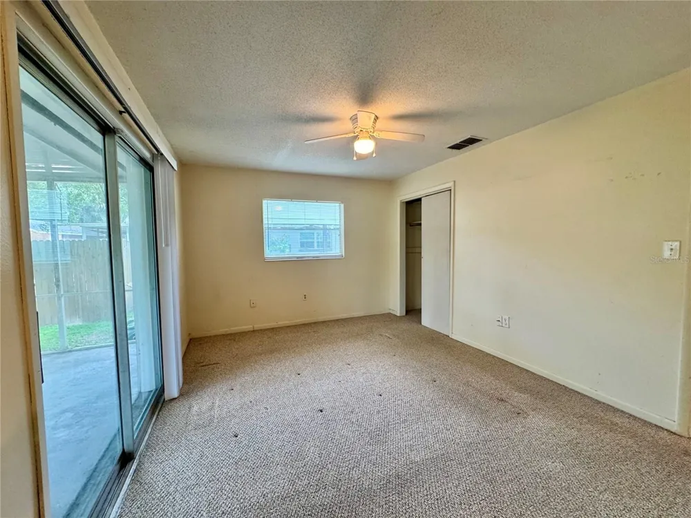 1201 ORANGE AVENUE Tavares, FL 32778