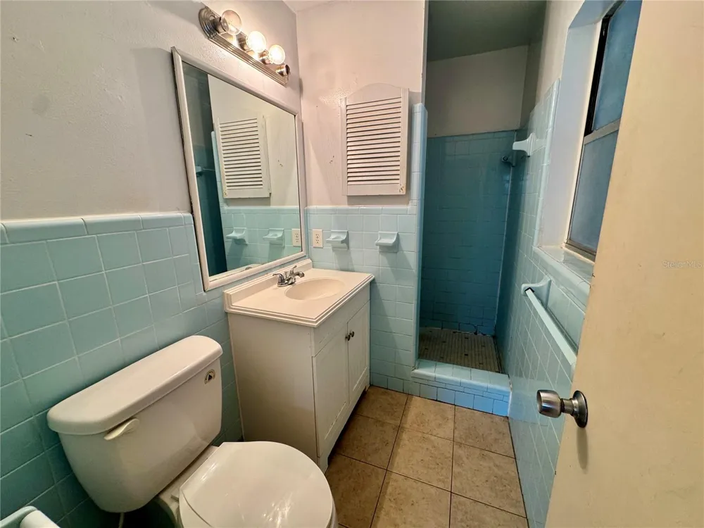 1201 ORANGE AVENUE Tavares, FL 32778