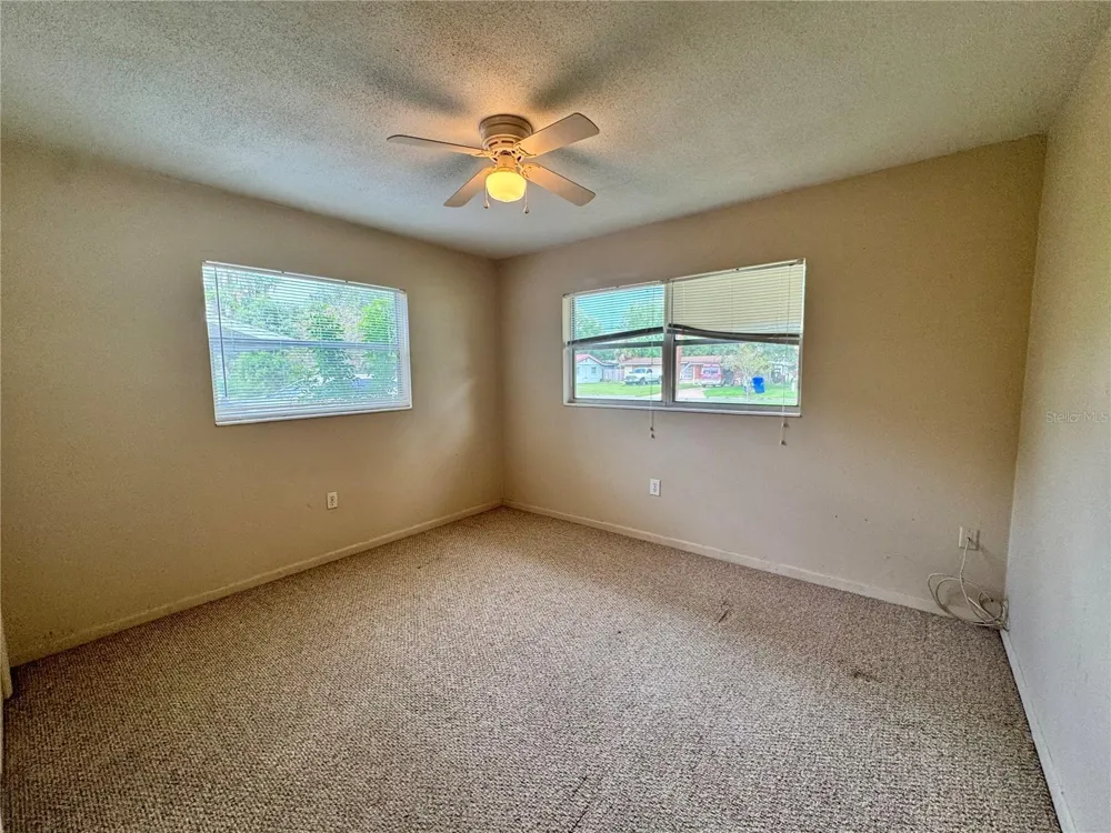 1201 ORANGE AVENUE Tavares, FL 32778