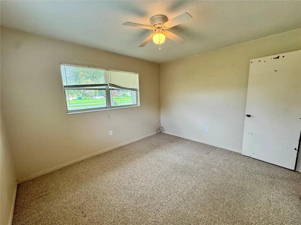 1201 ORANGE AVENUE Tavares, FL 32778