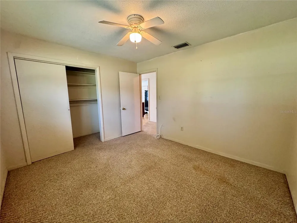 1201 ORANGE AVENUE Tavares, FL 32778