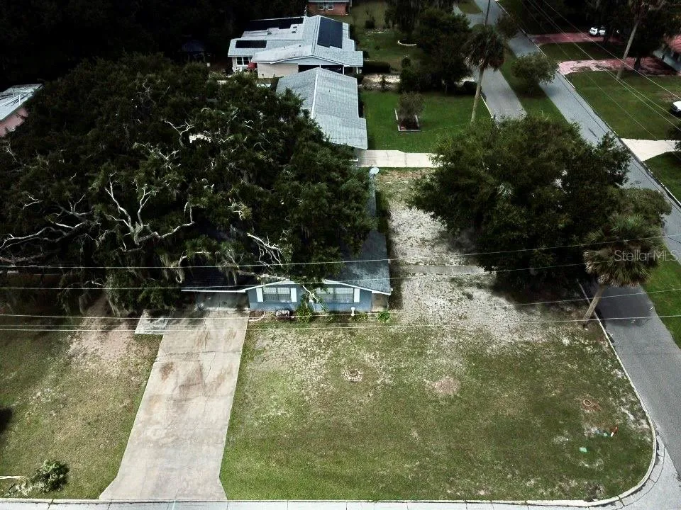 1201 ORANGE AVENUE Tavares, FL 32778