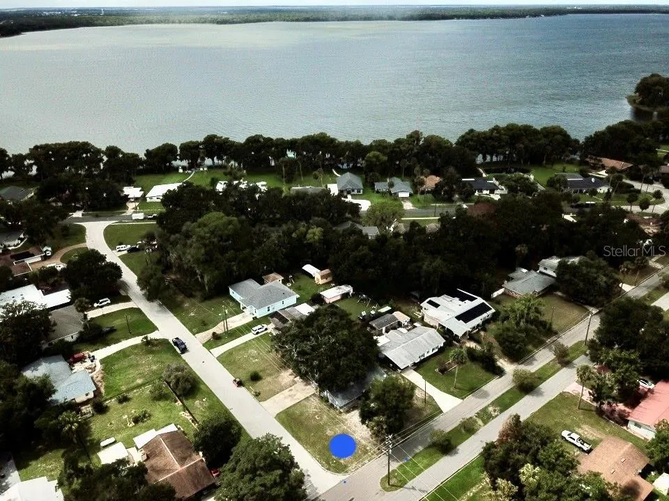 1201 ORANGE AVENUE Tavares, FL 32778