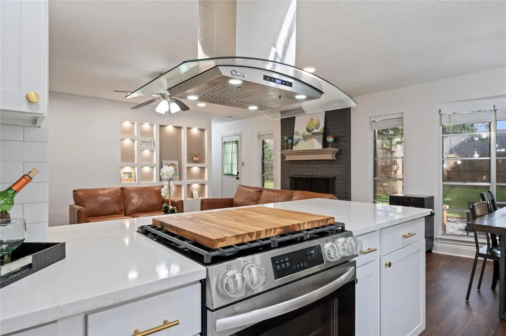 5110 Tashkent Drive Friendswood, TX 77546