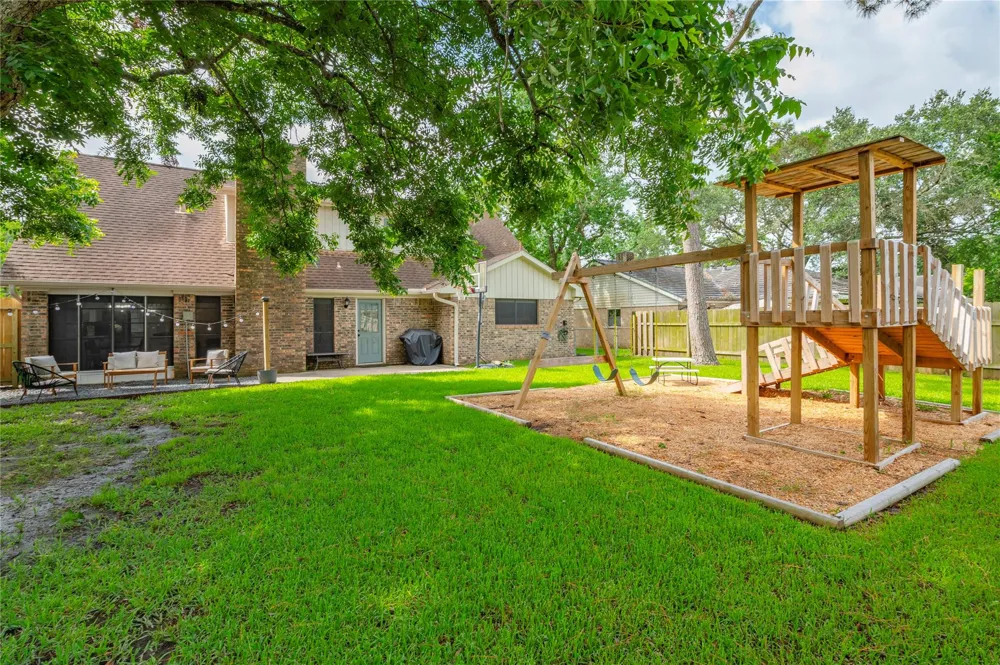 5110 Tashkent Drive Friendswood, TX 77546