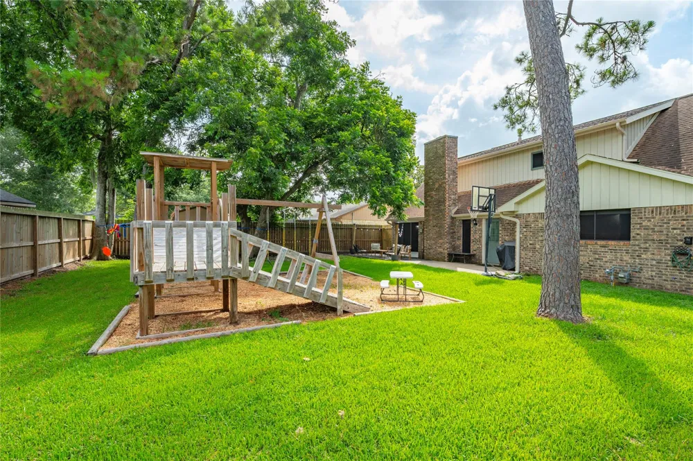 5110 Tashkent Drive Friendswood, TX 77546