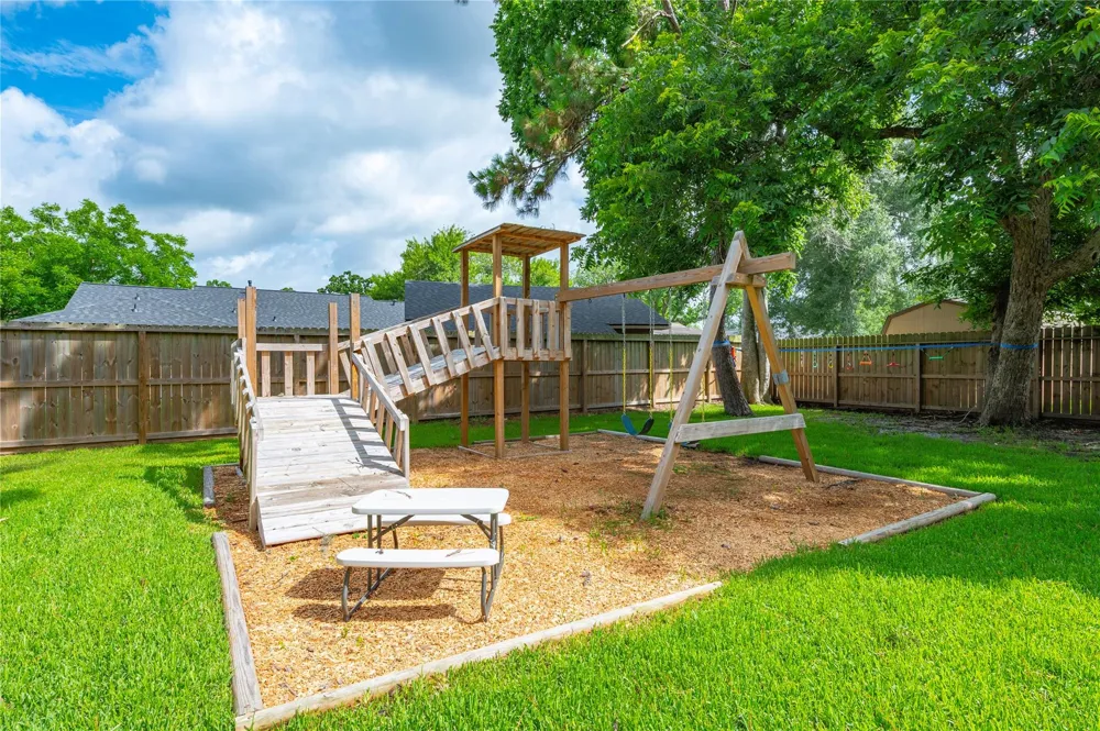 5110 Tashkent Drive Friendswood, TX 77546
