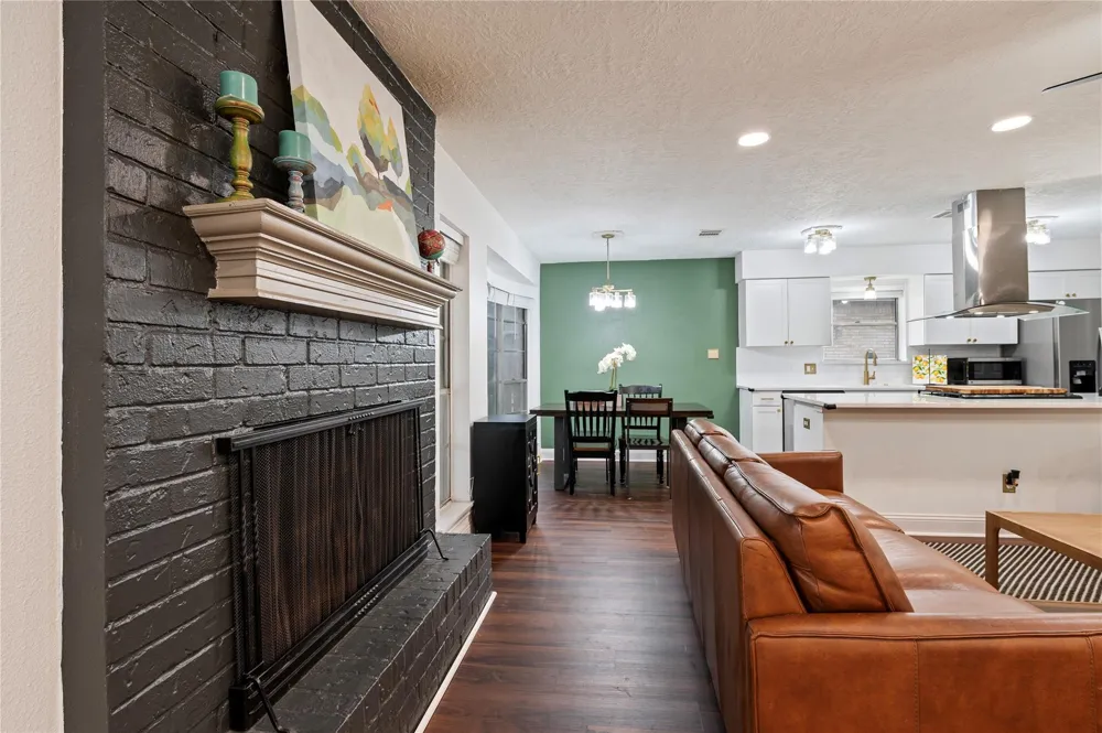 5110 Tashkent Drive Friendswood, TX 77546