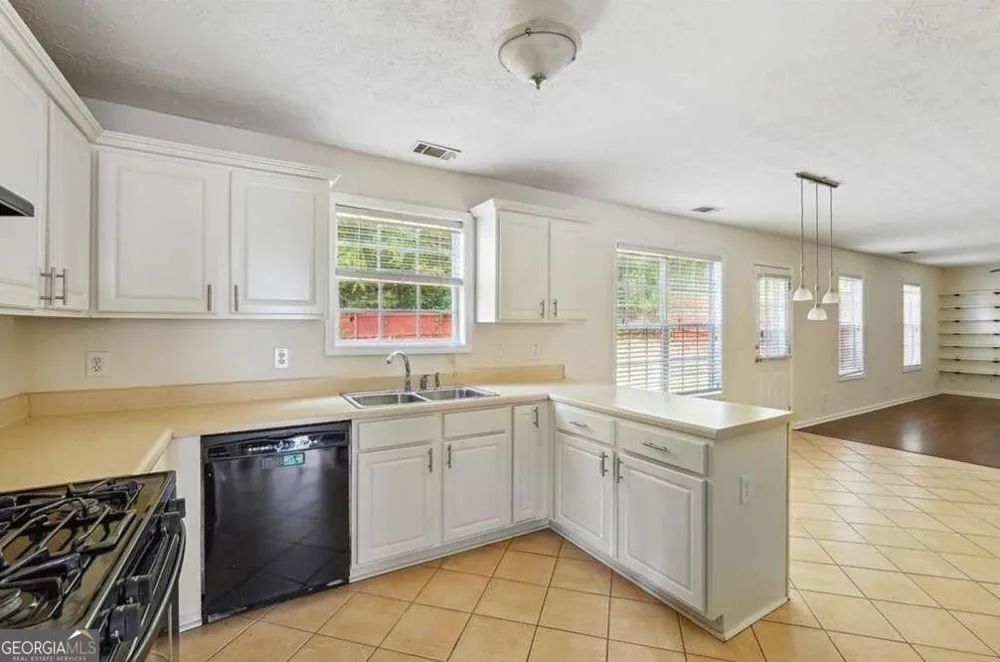 4255 Old House DR Conley, GA 30288