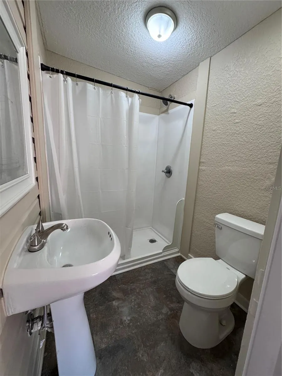 114 NE TUSCAWILLA AVENUE ocala, FL 34470